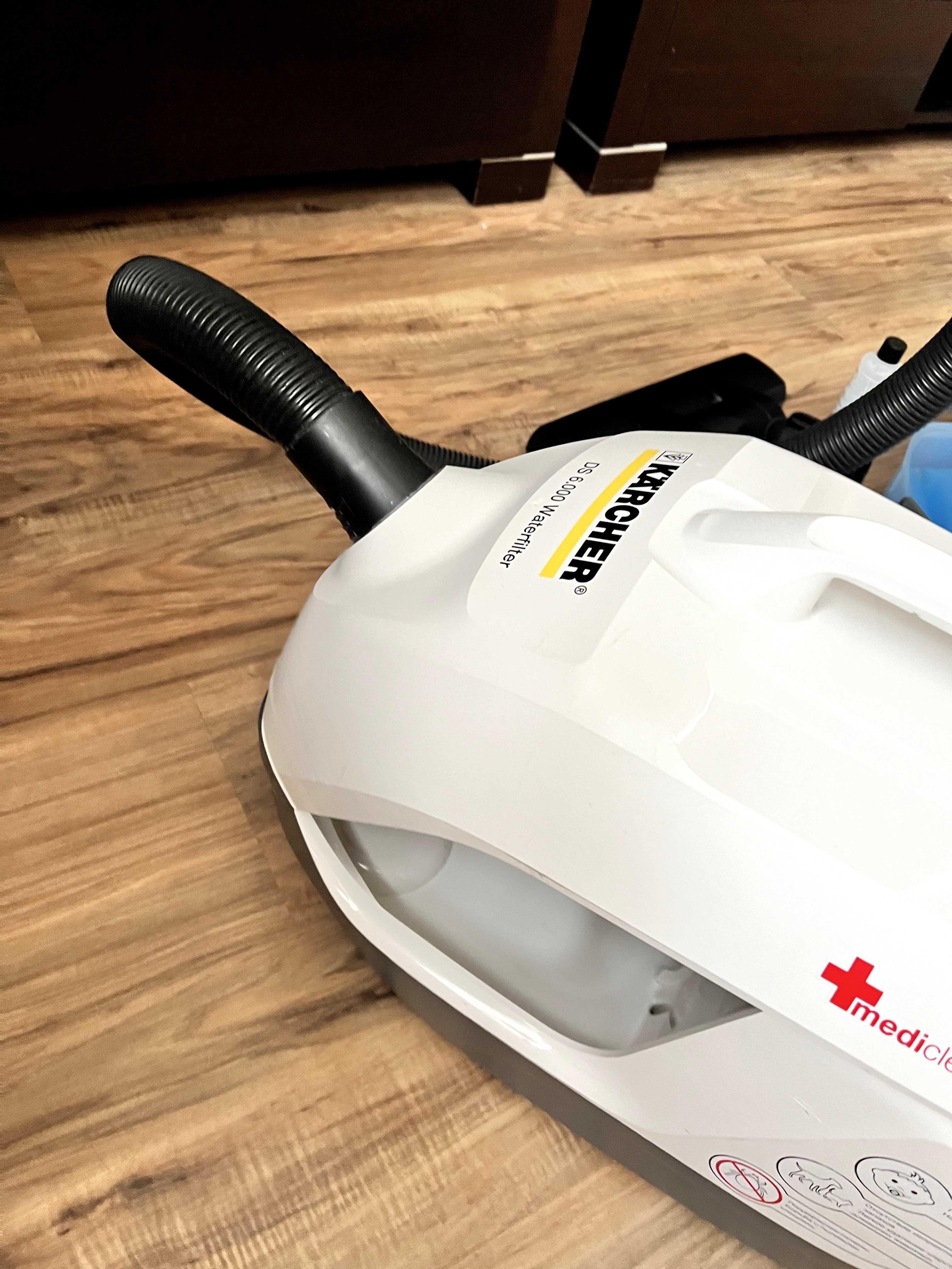 Пилосос з аквафільтром Karcher DS 6.000 MEDICLEAN в ідеальному стані