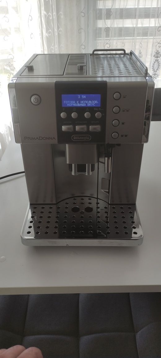 Кавова машина delonghi 6600,