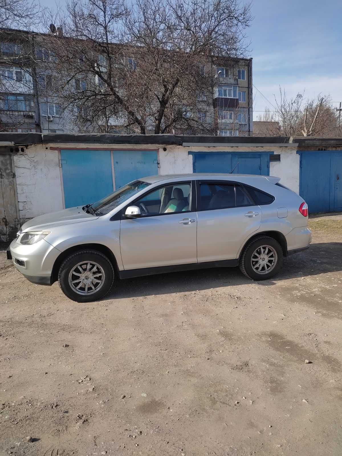 Кроссовер BYD s6