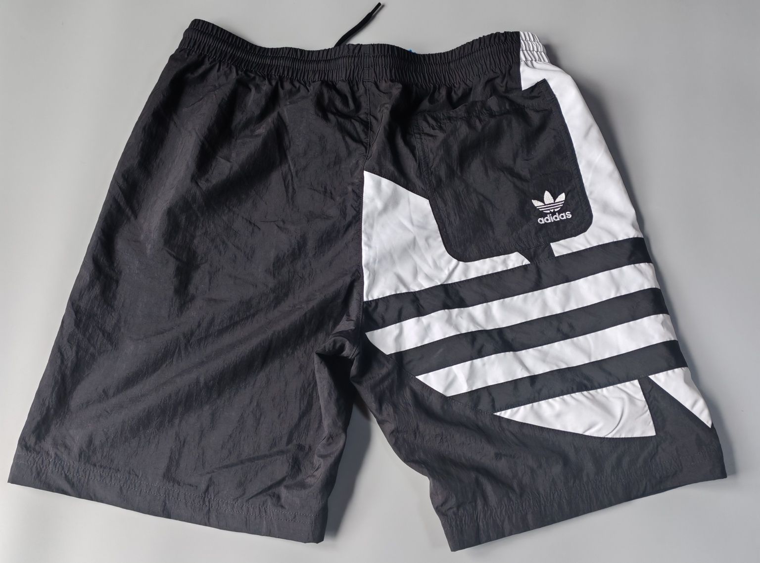 Шорти Adidas , нові розмір S