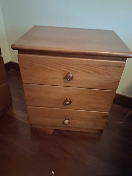 Conjunto de mobília de quarto completa em pinho maciço