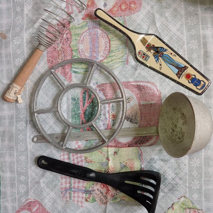 Кришки фарфорові емальовані