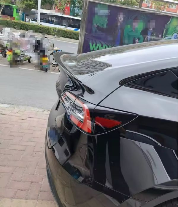 Спойлер Tesla Model 3