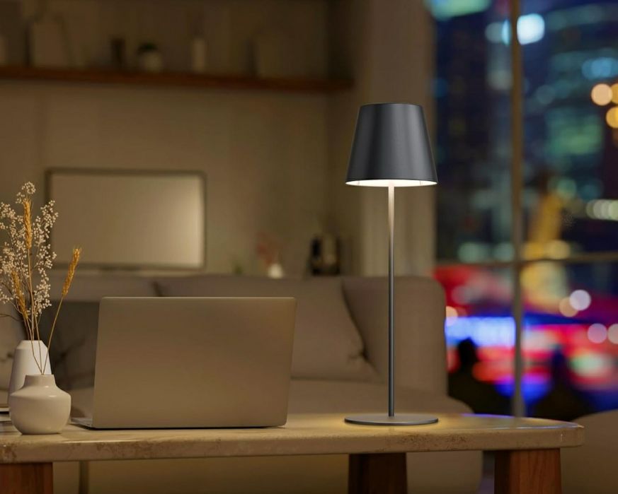 Metalowa lampka LED, różnokolorowa