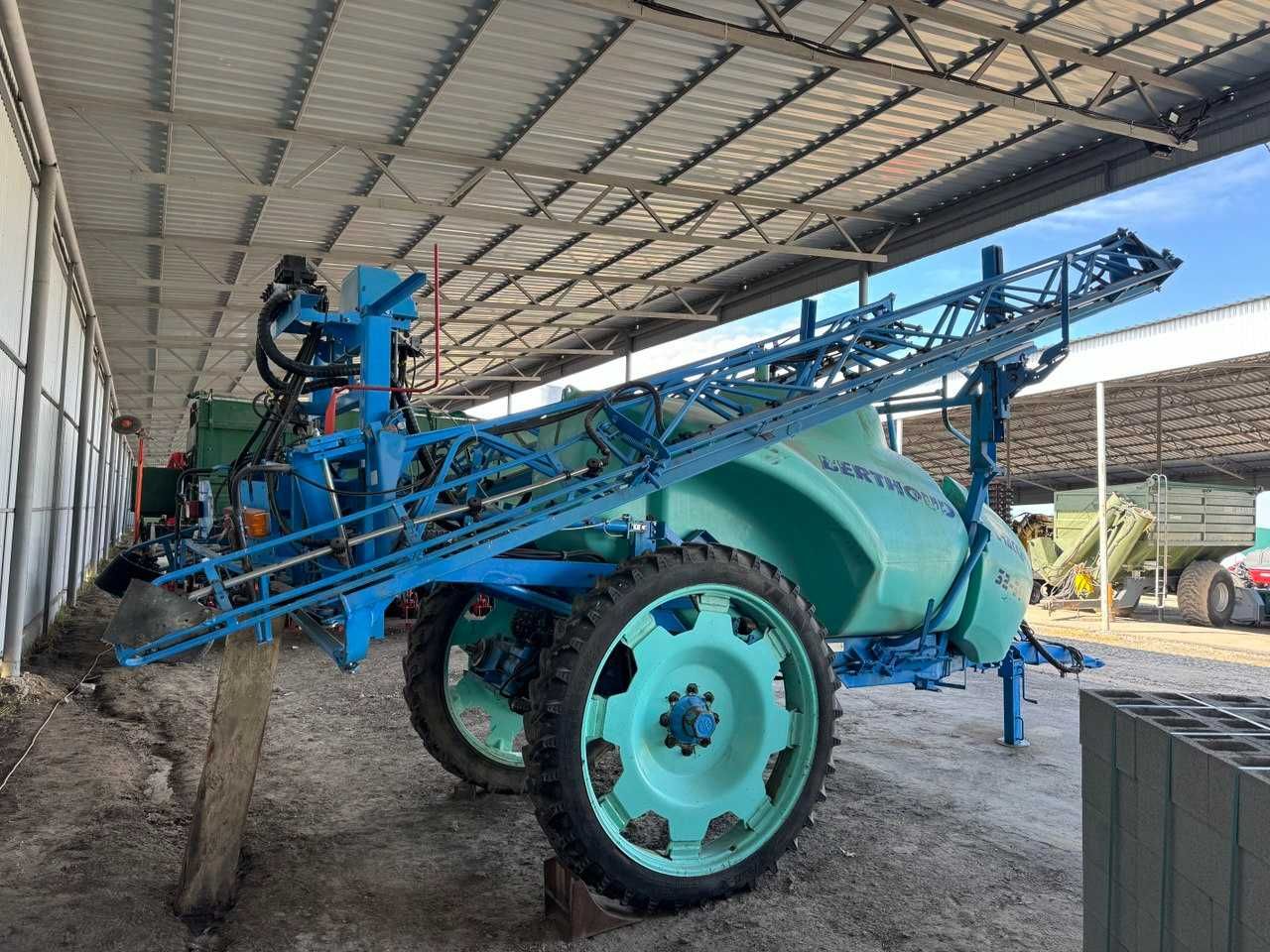 Продам оприскувач Berthoud Tracker 3200