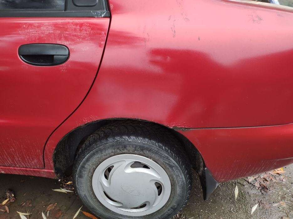 DAEWOO Ланос, червоний