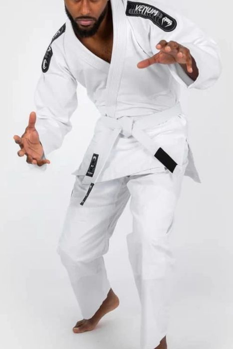 Kimono de Jiu-Jitsu Venum Gi - Branco + Faixa Branca