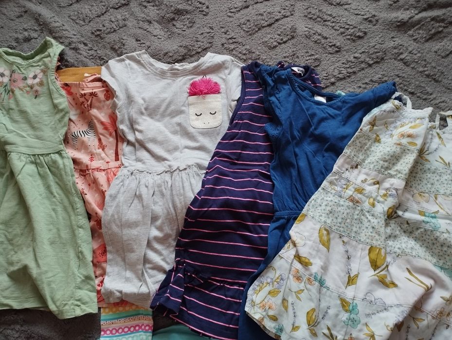 Пакет одягу на дівчинку