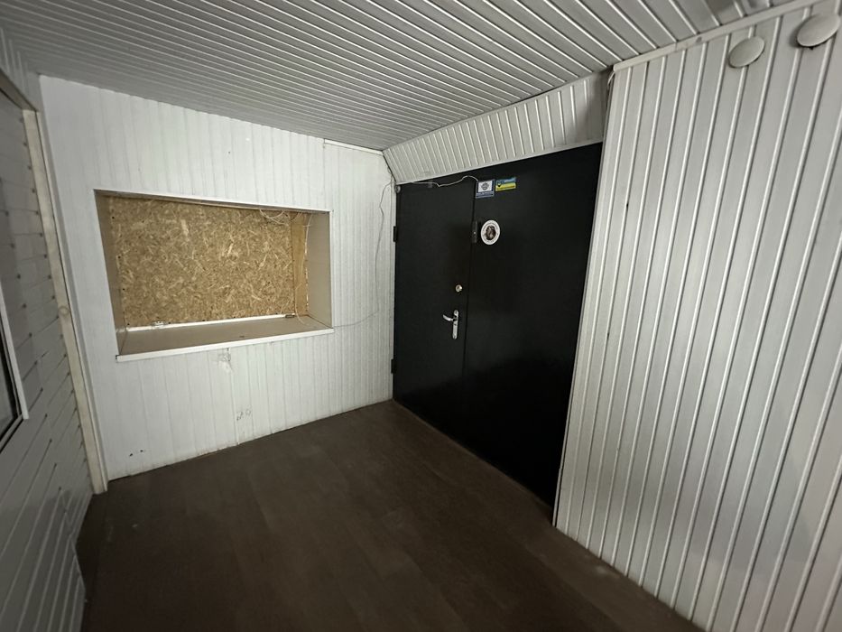 Оренда офісу 220 м² — 7 кабінетів, цоколь, вул. Незалежної України, 51