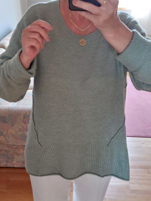 Zielony sweter z długim rękawem. H&M. Rozmiar M/oversize