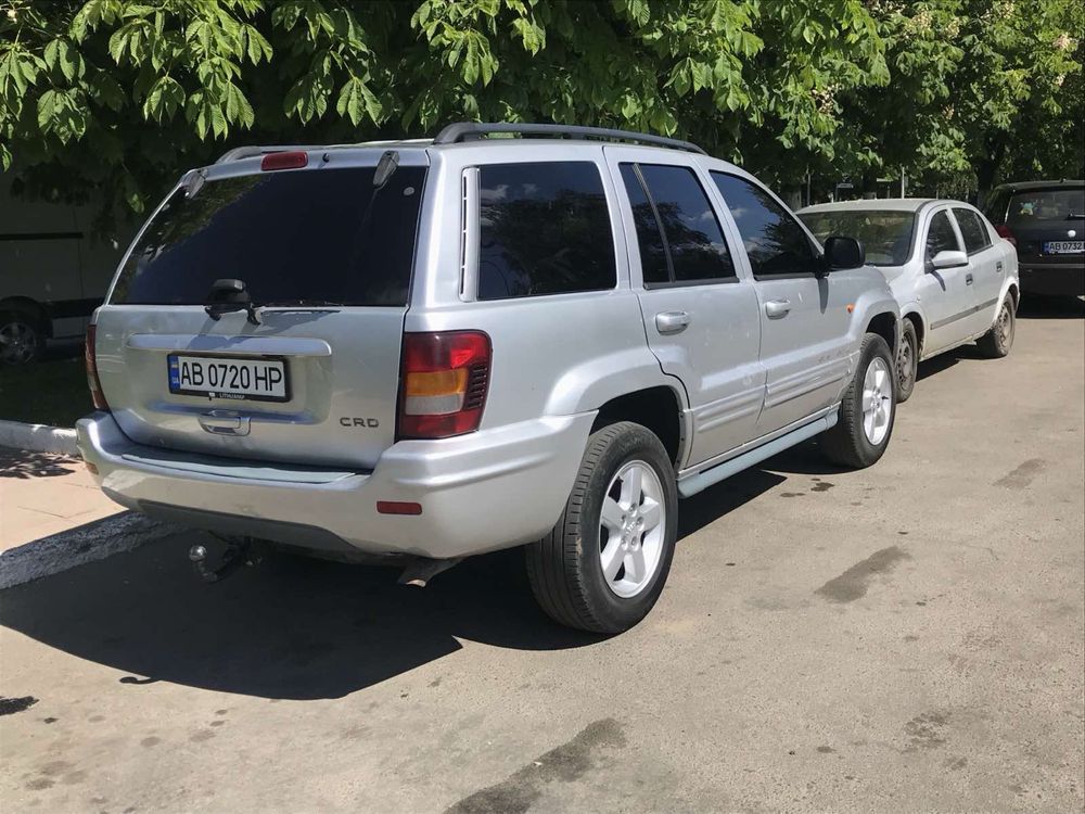 Авттмобіль Jeep гранд черокі