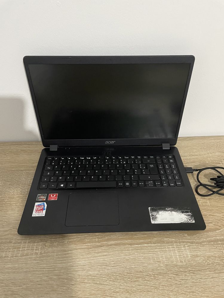 Portátil Acer Aspire 3