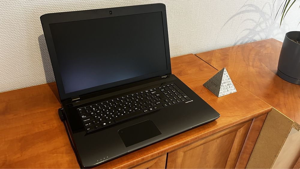 Notebook Medion Essentiel B 17 cali 4x2.16GHz 8GB 512GB Windows 10