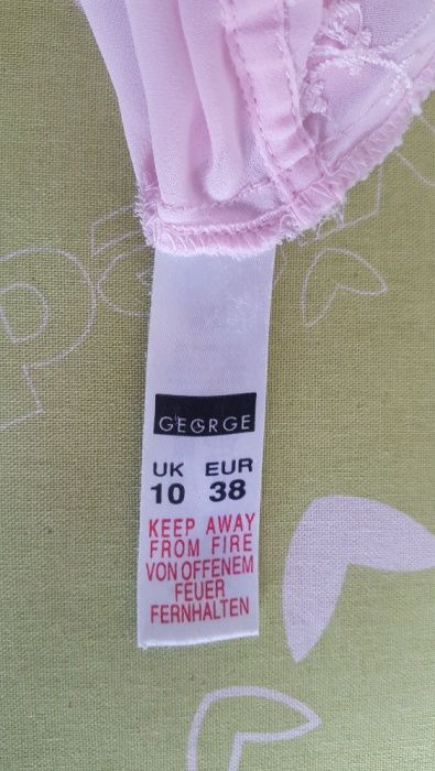 Komplet seksownej bielizny koszulka i majteczki firmy GEORGE rozm. 38