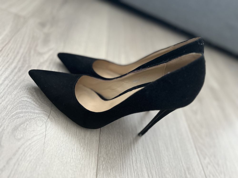 Buty zamszowe na obcasie szpilce 38