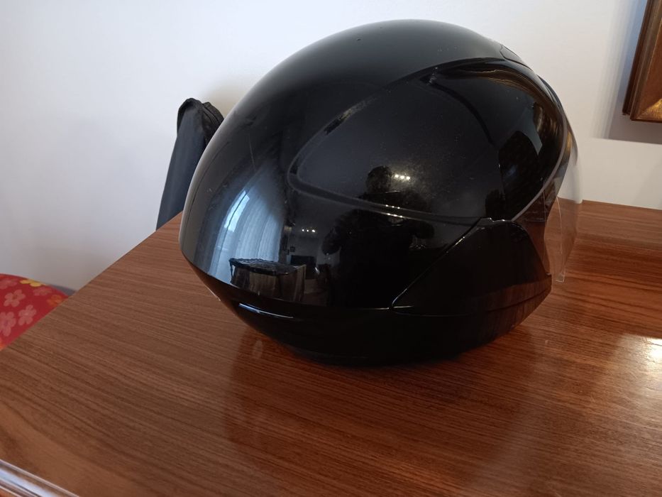 Conjunto de dois capacetes de mota