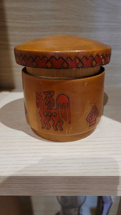 Ozdobny kuferek , szkatułka