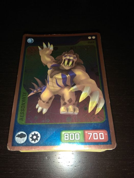 Lote de 64 cartas Invizimals