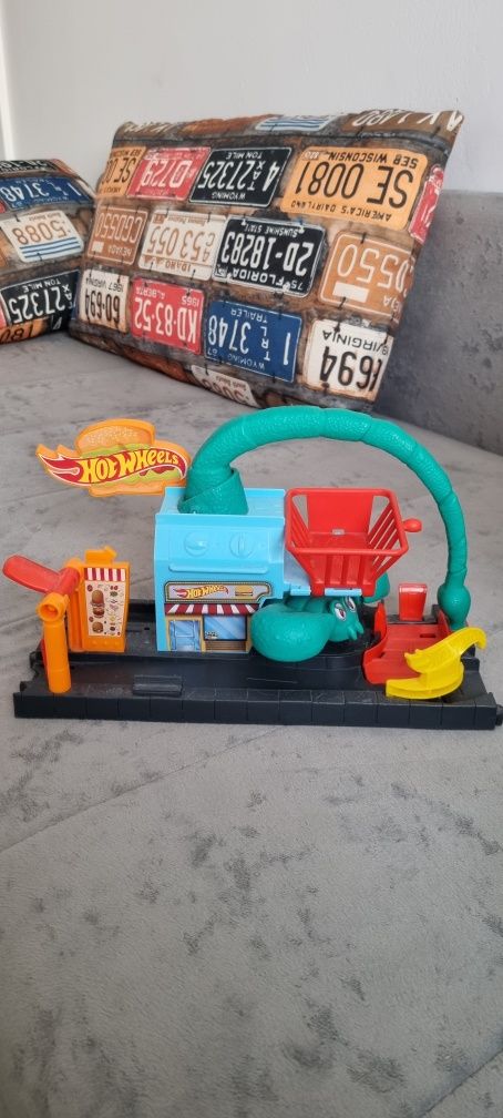 Zestaw uzupełniajacy Hot Wheels Garaż Hamburger