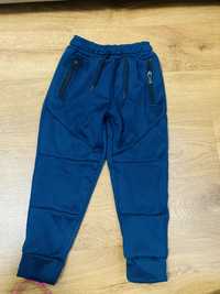 Спортивные штаны джоггеры утепленные на мальчика 4 5 лет