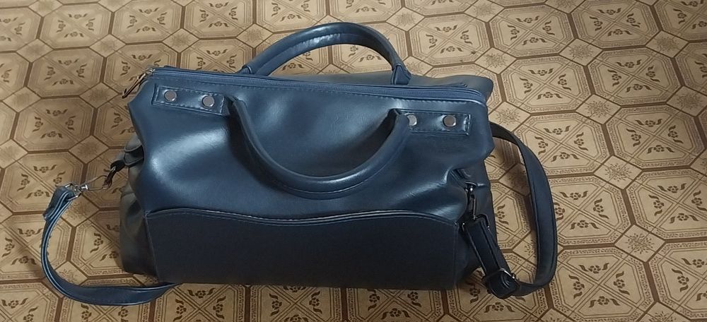 Продам сумку женскую в хорошем состоянии