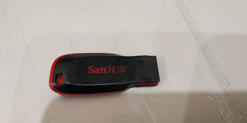 USB флешка SanDisk Cruzer Blade 8 GB
