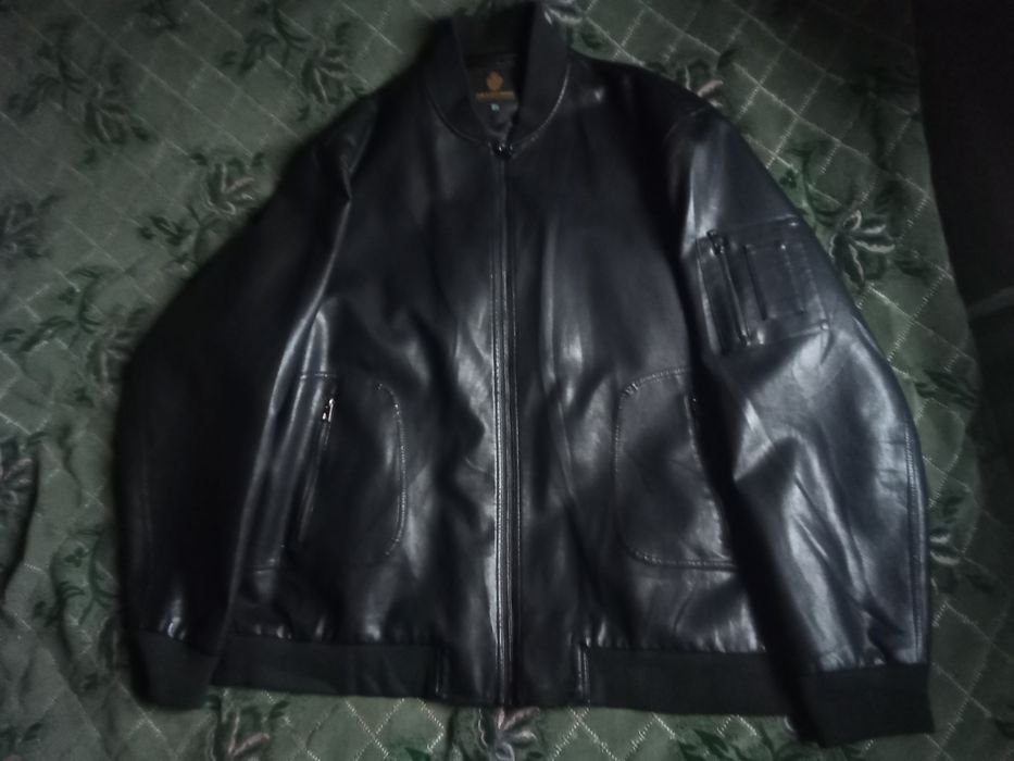 Чоловіча шкіряна демісезонна куртка. Розмір 12 XL. В доброму стані.