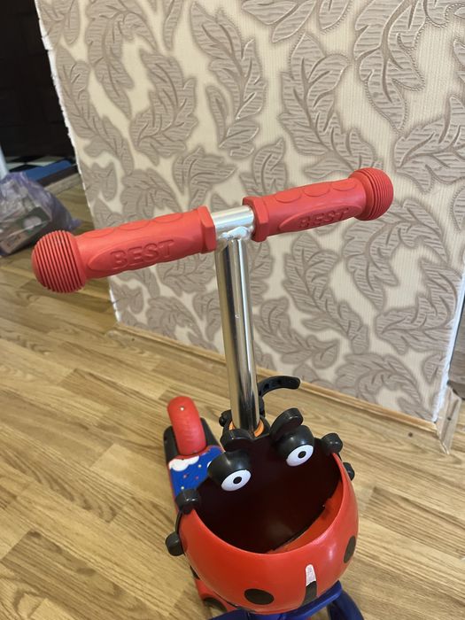 Самокат 5в1 Жук ,сонечко, червоного кольору