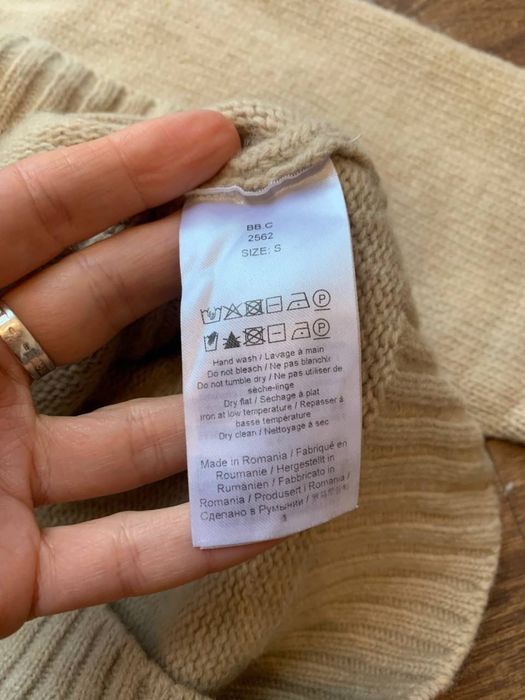 светр від GANNI