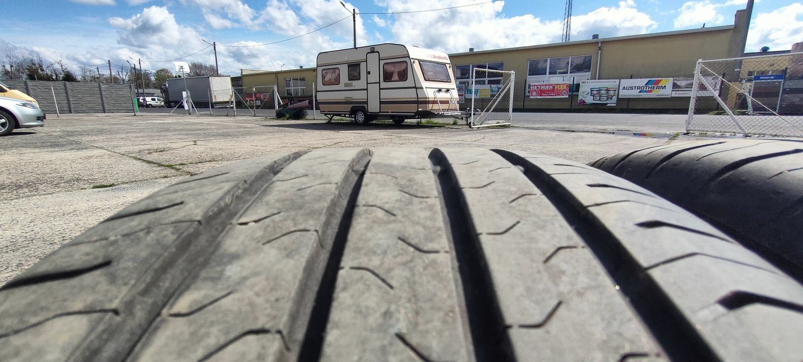 Opony letnie Continental 215/60 R 17 H