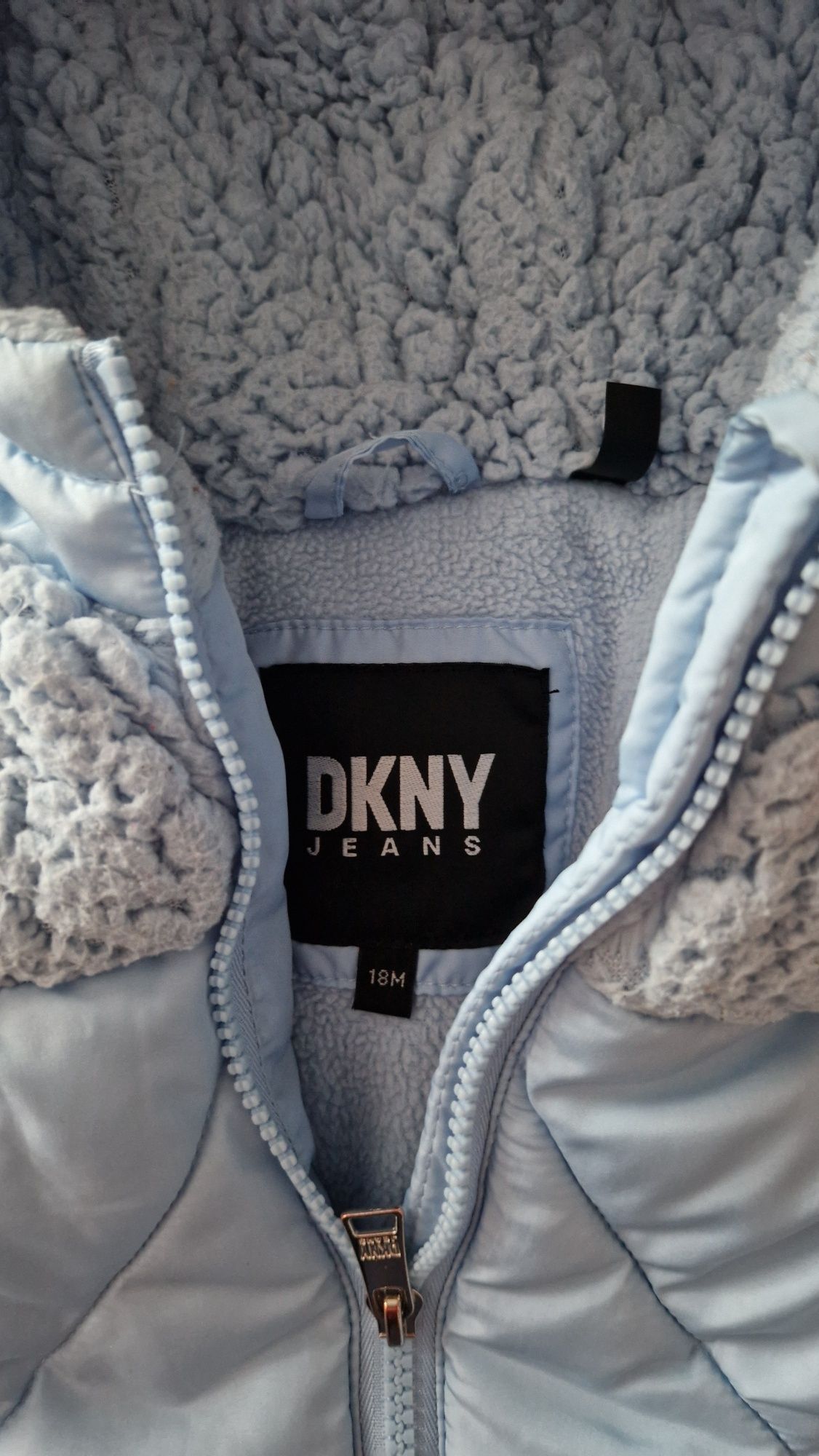 Kurtka zimowa DKNY dla dziewczynki na 86 cm 18 miesięcy błękitna