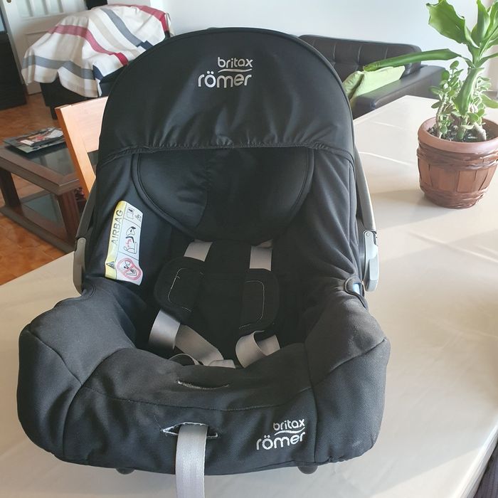 Cadeira bebé auto em muito bom estado marca britax römer