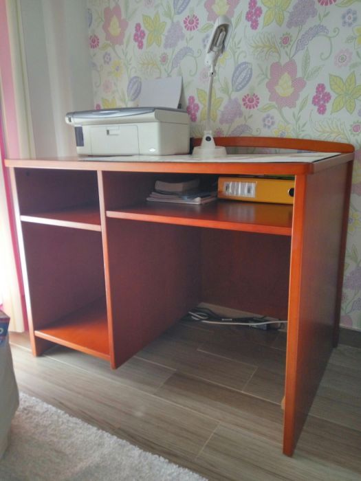 Quarto de criança da bebe confort em madeira maciça cor cerejeira