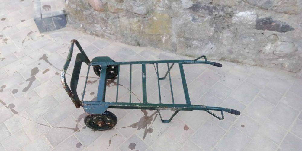 Wózek budowlany do cegieł i kostki