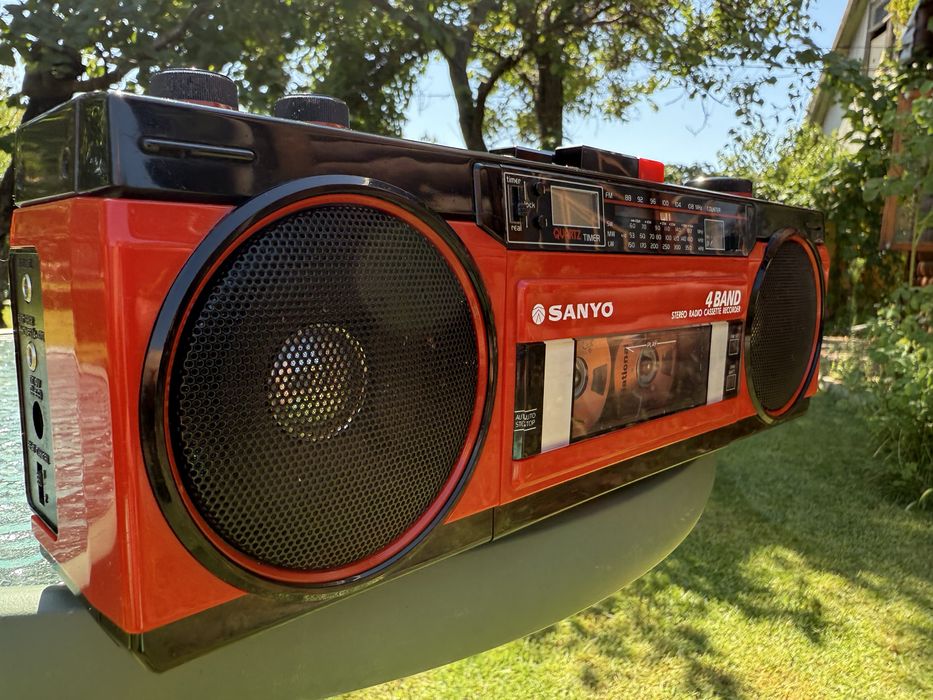 Продам магнитолу SANYO M-S350LE