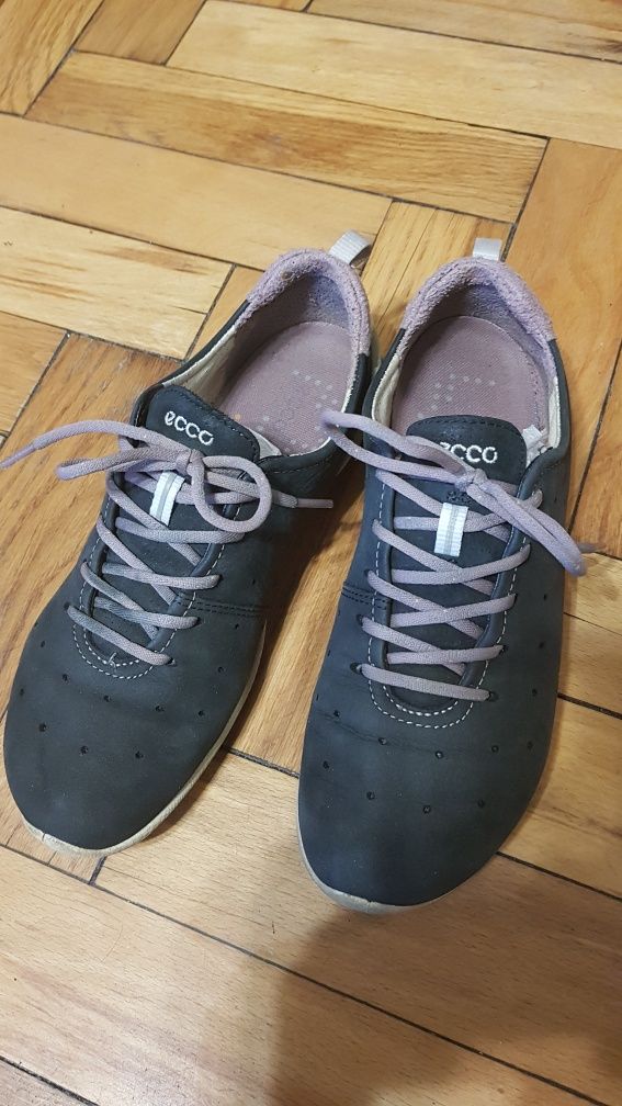 Женские  кроссовки ecco biom