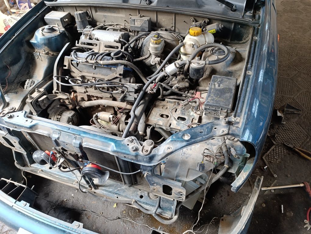 Daewoo sens по запчастям. Разборка ланос сенс. Двигатель КПП двери бак