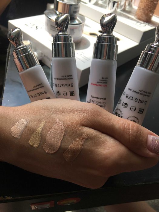 Korektor pod oczy (z masażerem) Neo Make Up