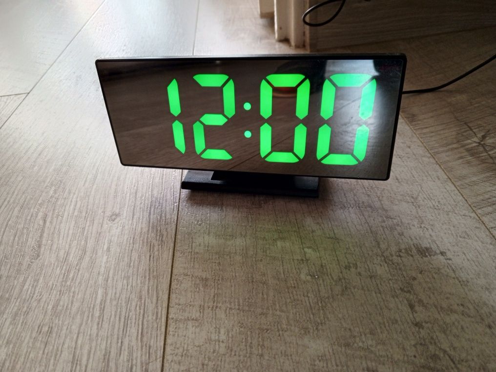 Zegar z termometrem