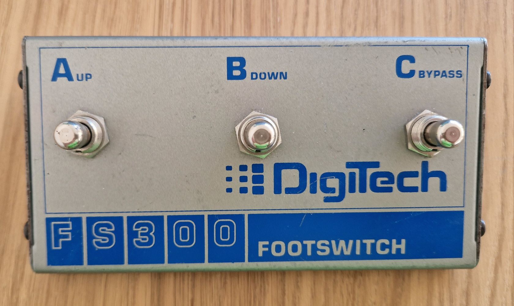 Footswich Digitech FS300 przełącznik nożny