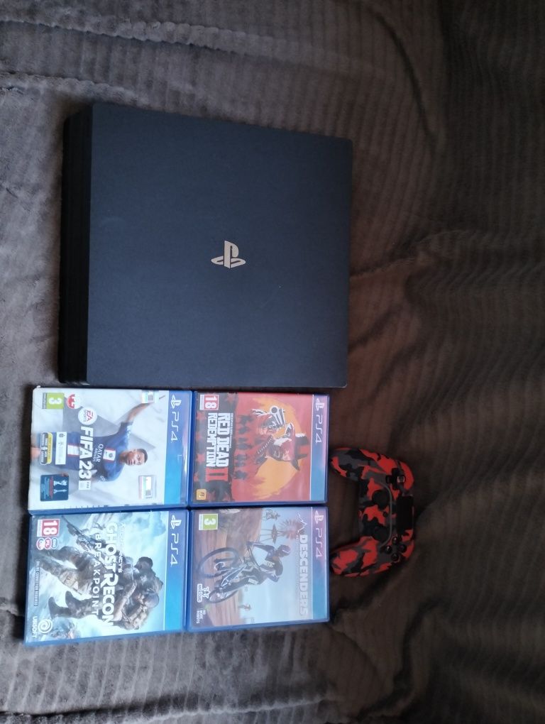 Ps 4 pro z grami i padem