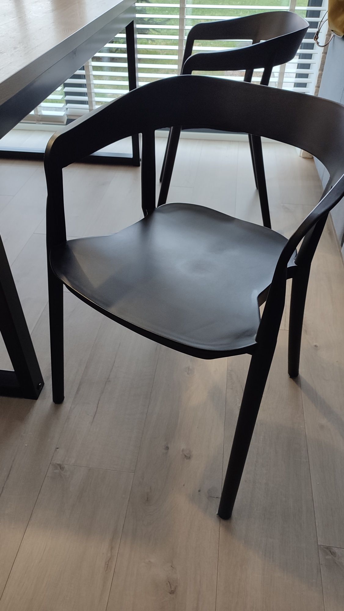 Krzesła 4 szt. "Rewagal czare "koloru czarnego