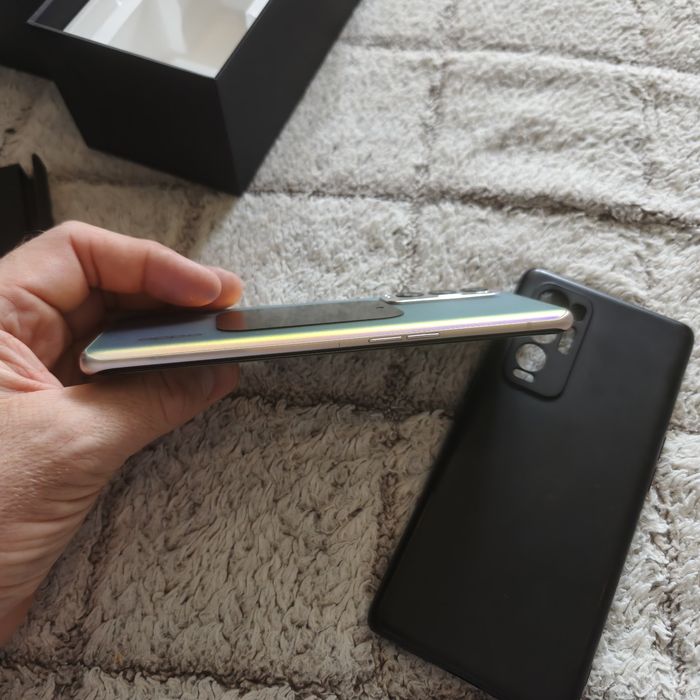 Sprzedam oppo find x3 neo 12/256  stan oceniam 9/10