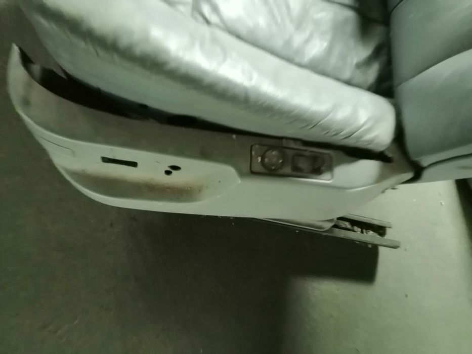 Fotele BMW E38 skóra szara