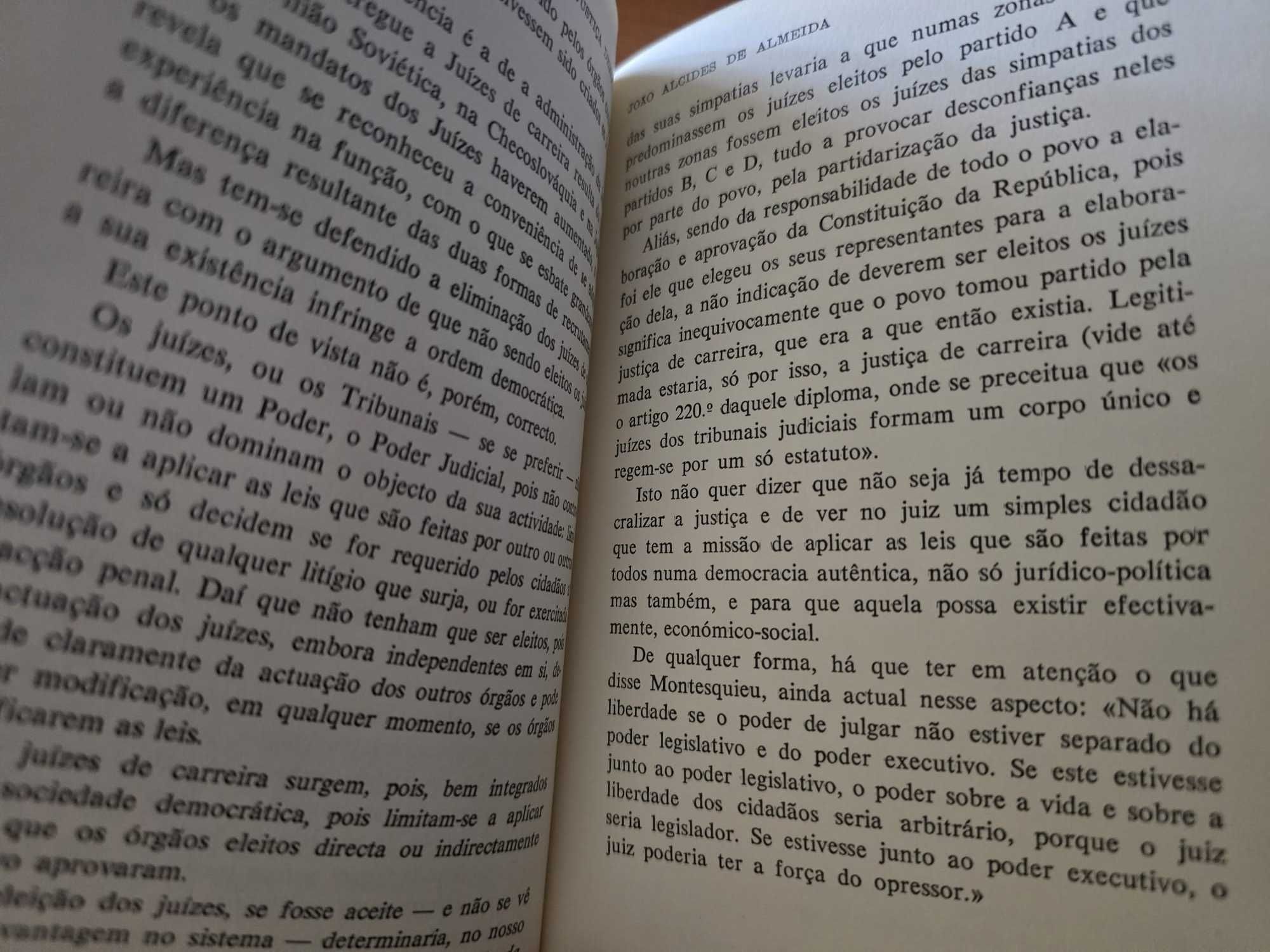 Para uma Justiça Democrática - João Alcides de Almeida