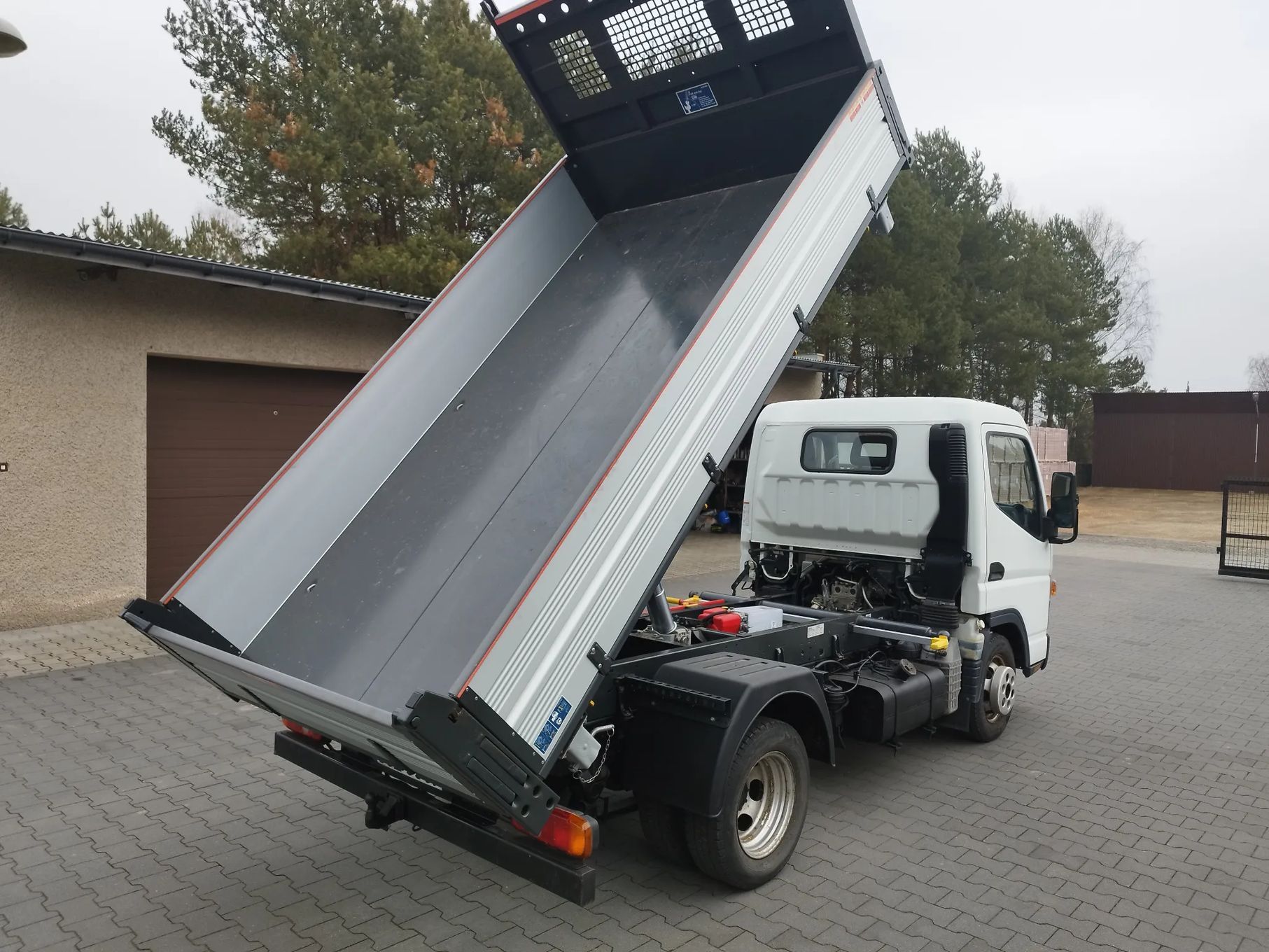 Mitsubishi Fuso Canter  3S13, 3C13, 6S15 - Wywtroka