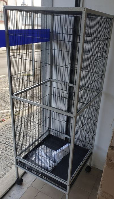 Diversas Gaiolas em loja