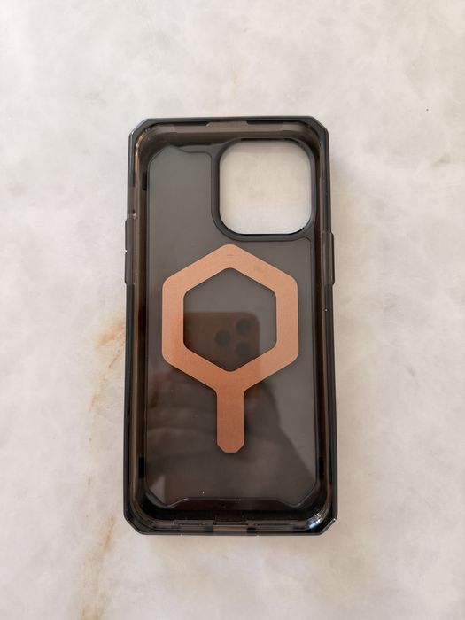 Capa UAG Plyo Preta/Bronze - iPhone 15 Pro Max