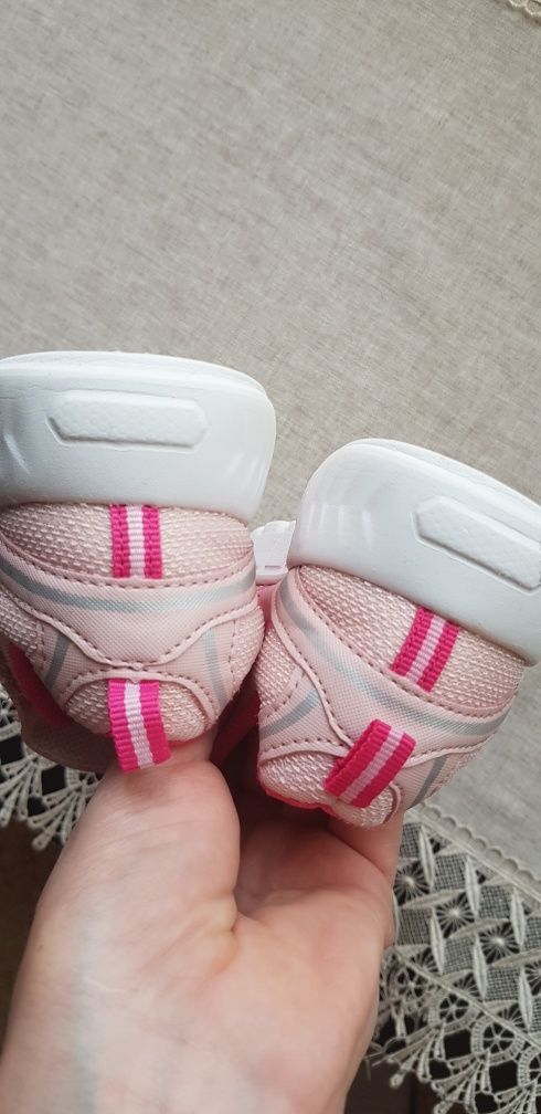 Buciki sportowe adidaski 29 led świecące buty spody dla dziewczynki