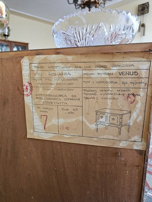 Komplet Venus Romunia Ludwik  jadalnia 3 komody, stół z krzesłami i la